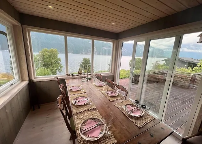 Vakantiehuis By The Fjord *