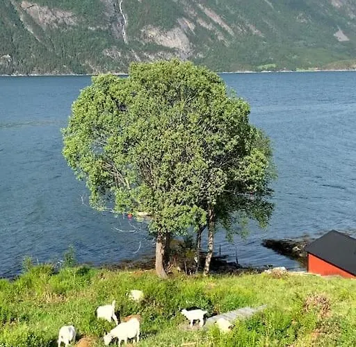 By The Fjord Oksendalsora