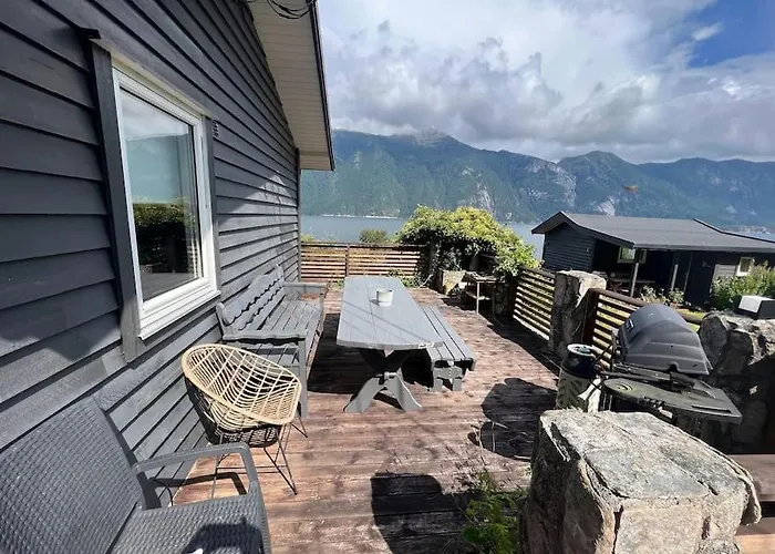 By The Fjord Vakantiehuis *