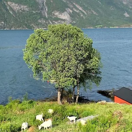 By The Fjord Oksendalsora